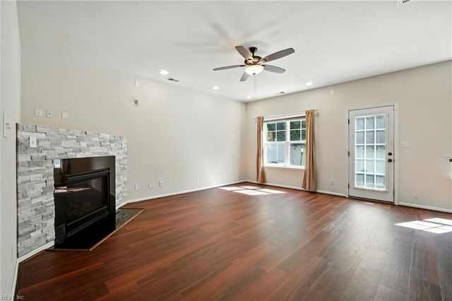 516 Cape Joshua LN, Virginia Beach, VA 23462