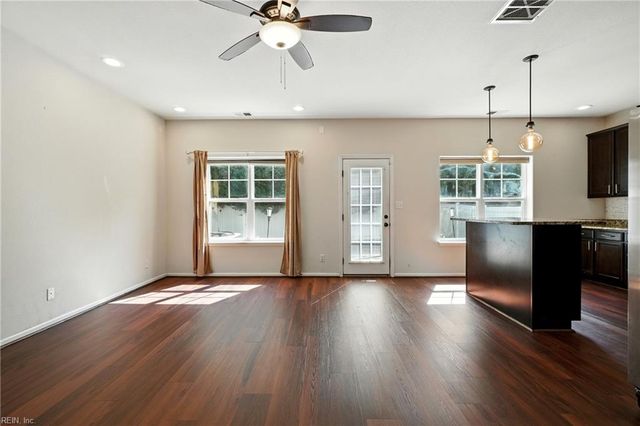 516 Cape Joshua LN, Virginia Beach, VA 23462