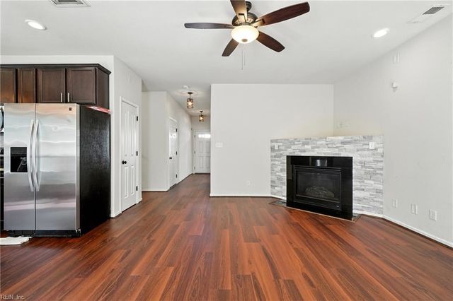 516 Cape Joshua LN, Virginia Beach, VA 23462