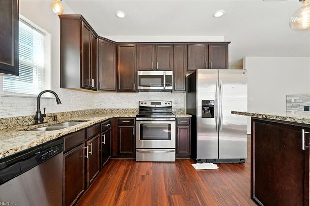 516 Cape Joshua LN, Virginia Beach, VA 23462