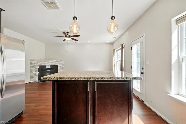 516 Cape Joshua LN, Virginia Beach, VA 23462