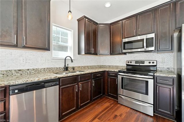 516 Cape Joshua LN, Virginia Beach, VA 23462