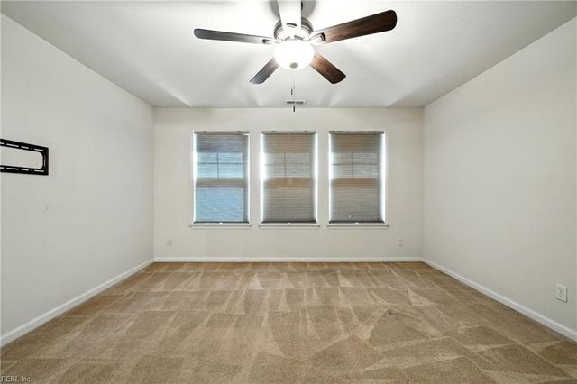 516 Cape Joshua LN, Virginia Beach, VA 23462