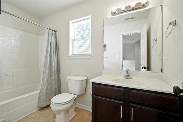 516 Cape Joshua LN, Virginia Beach, VA 23462