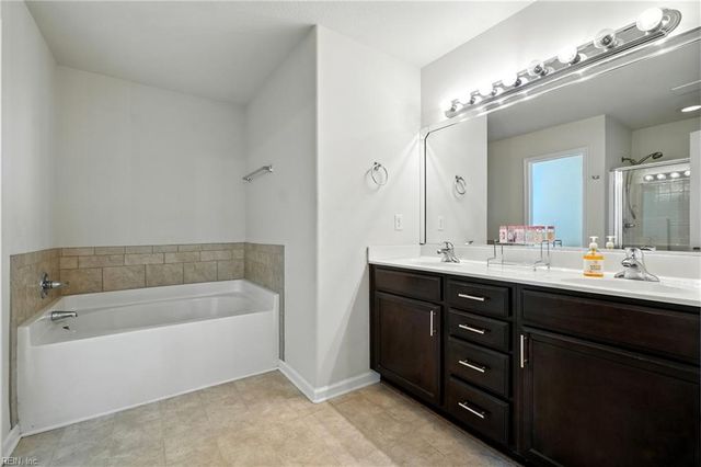 516 Cape Joshua LN, Virginia Beach, VA 23462