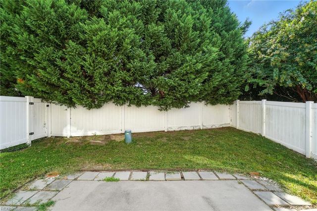 516 Cape Joshua LN, Virginia Beach, VA 23462