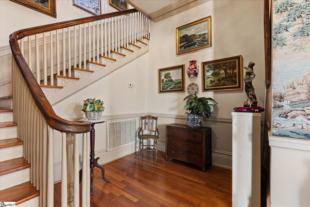 780 W Main Street, Laurens, SC 29360