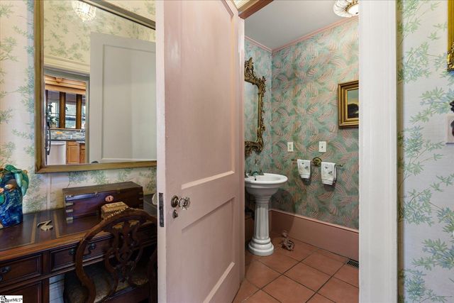 780 W Main Street, Laurens, SC 29360