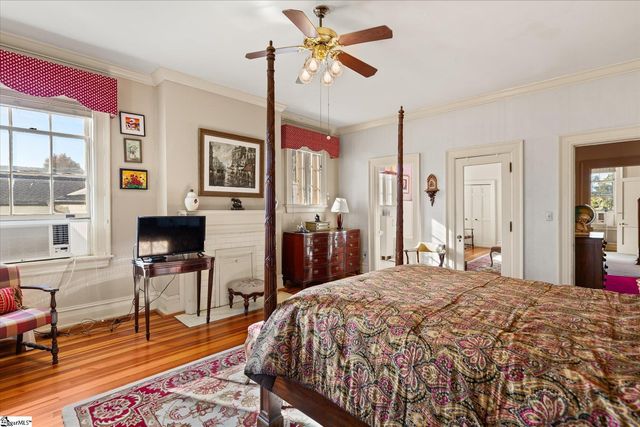 780 W Main Street, Laurens, SC 29360