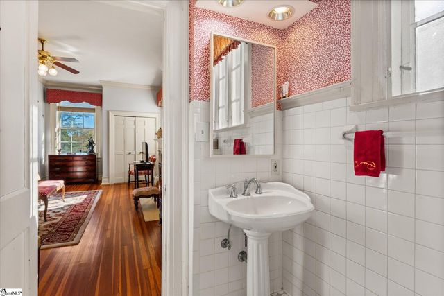 780 W Main Street, Laurens, SC 29360