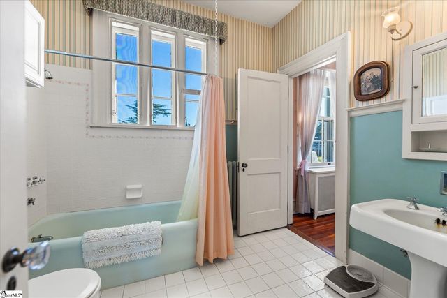 780 W Main Street, Laurens, SC 29360