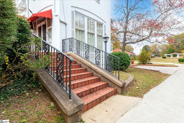 780 W Main Street, Laurens, SC 29360