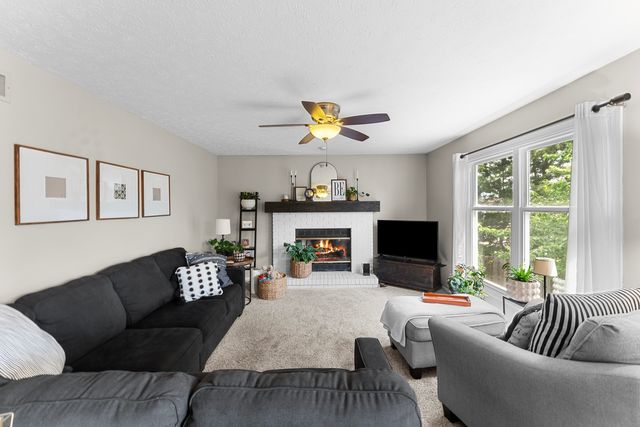 4478 34TH Street Court, Bettendorf, IA 52722