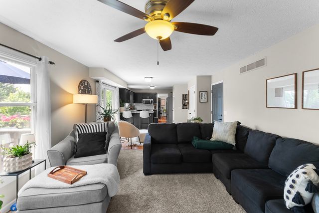 4478 34TH Street Court, Bettendorf, IA 52722