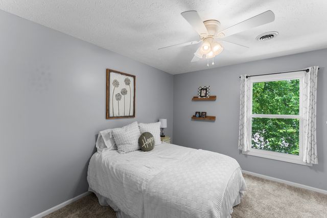 4478 34TH Street Court, Bettendorf, IA 52722