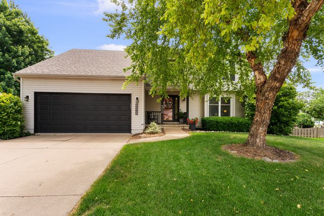 4478 34TH Street Court, Bettendorf, IA 52722