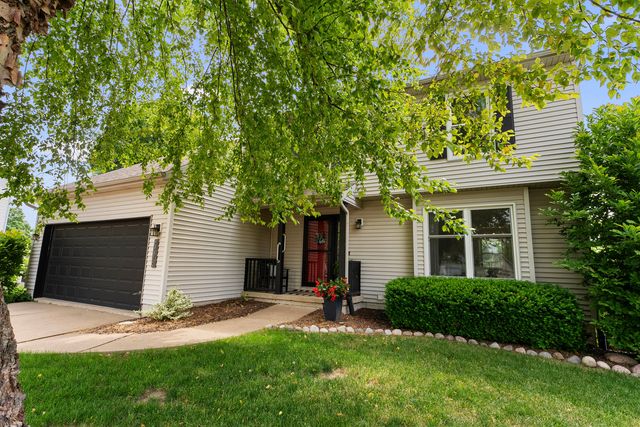 4478 34TH Street Court, Bettendorf, IA 52722
