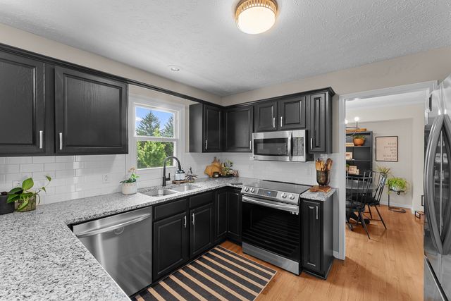 4478 34TH Street Court, Bettendorf, IA 52722