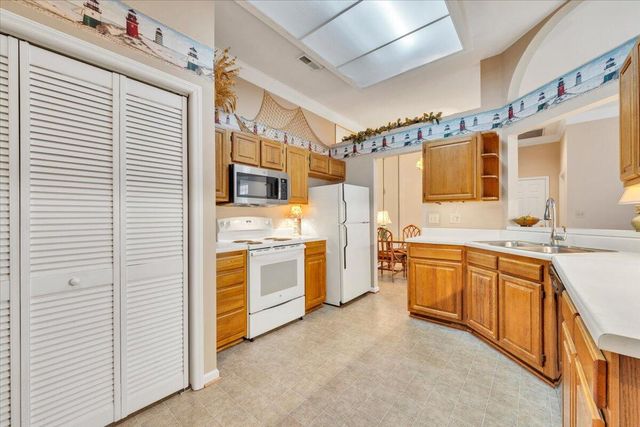 1980 Ashley LN, Roanoke, VA 24018