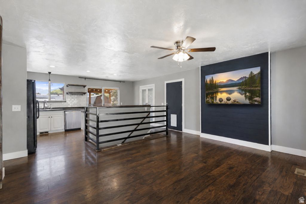 6859 S 2200 W, West Jordan, UT 84084 — photo 4