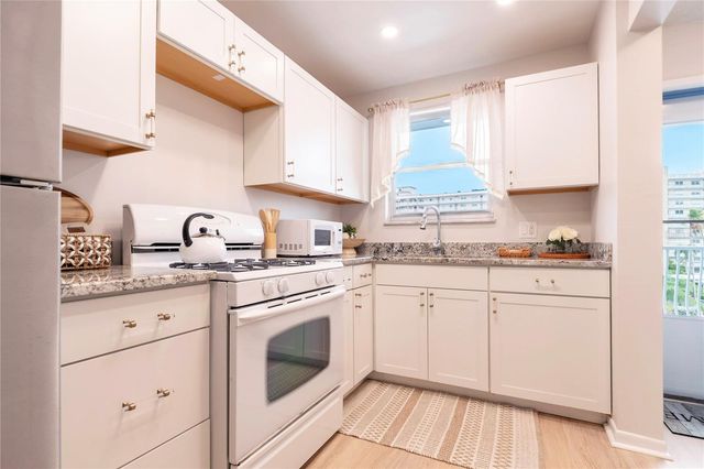 5925 SHORE BOULEVARD S 405, Gulfport, FL 33707