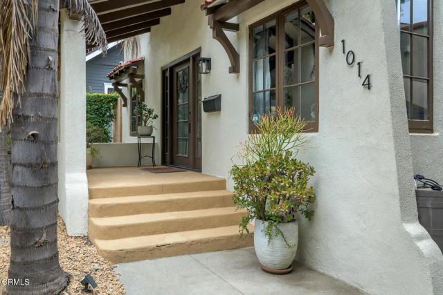 1014 N Marengo Avenue, Pasadena, CA 91103