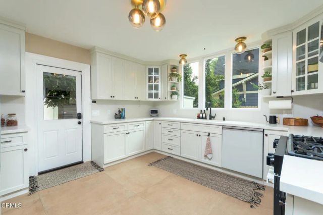 1014 N Marengo Avenue, Pasadena, CA 91103