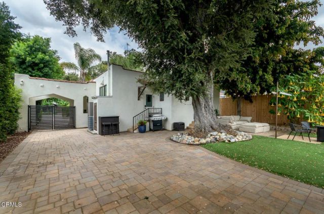 1014 N Marengo Avenue, Pasadena, CA 91103