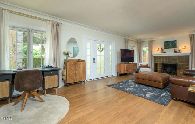 1014 N Marengo Avenue, Pasadena, CA 91103