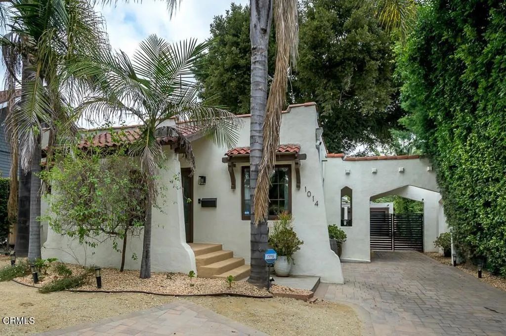 1014 N Marengo Avenue, Pasadena, CA 91103