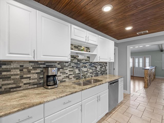 5904 SPRINGRUN COURT, Holiday, FL 34690