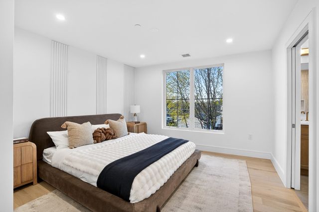 17 Jewett Place 2, Newton, MA 02458