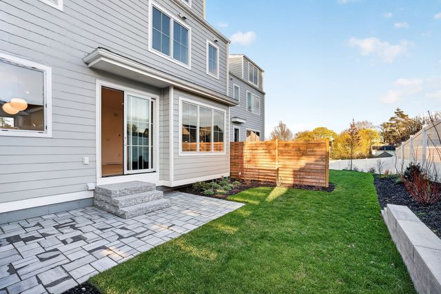 17 Jewett Place 2, Newton, MA 02458