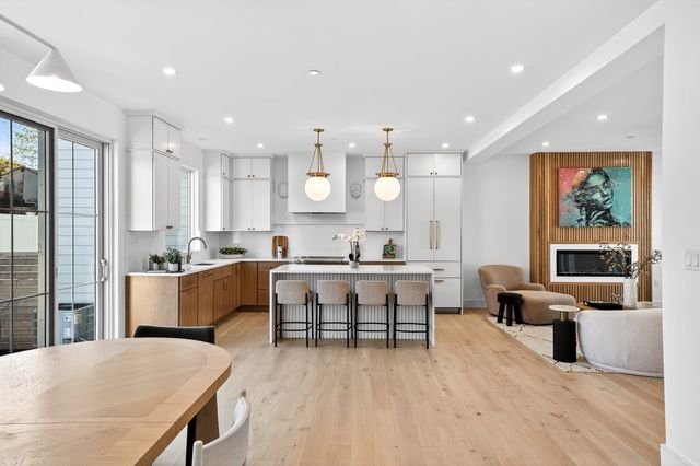17 Jewett Place 2, Newton, MA 02458