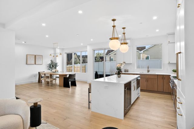 17 Jewett Place 2, Newton, MA 02458