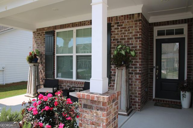 560 Plainfield Street, Fayetteville, GA 30215