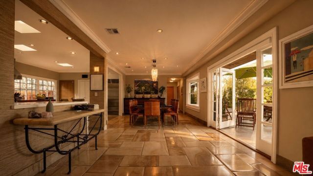 8740 W St Ives Drive, Los Angeles, CA 90069