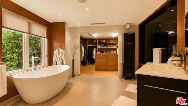 8740 W St Ives Drive, Los Angeles, CA 90069