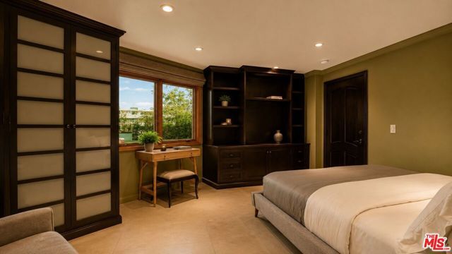 8740 W St Ives Drive, Los Angeles, CA 90069