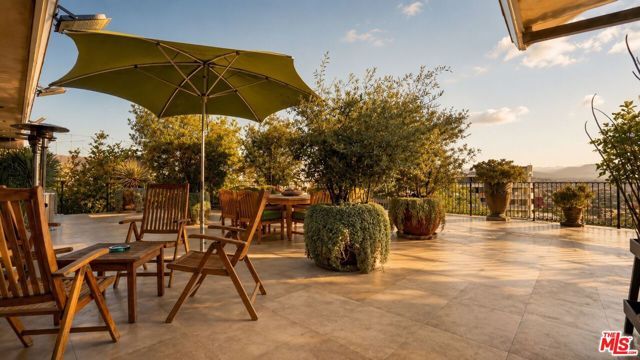 8740 W St Ives Drive, Los Angeles, CA 90069