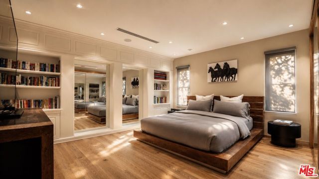 8740 W St Ives Drive, Los Angeles, CA 90069