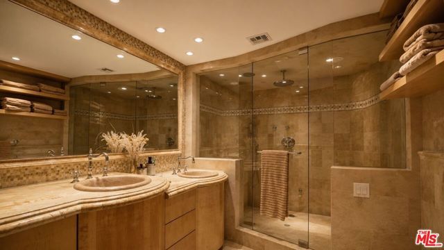 8740 W St Ives Drive, Los Angeles, CA 90069