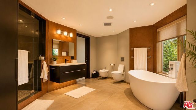 8740 W St Ives Drive, Los Angeles, CA 90069