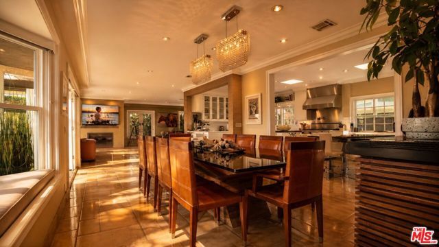 8740 W St Ives Drive, Los Angeles, CA 90069