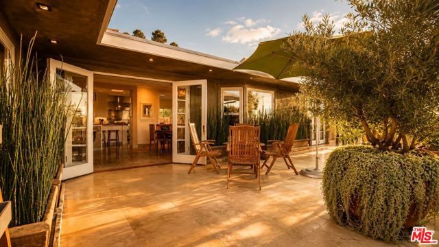 8740 W St Ives Drive, Los Angeles, CA 90069
