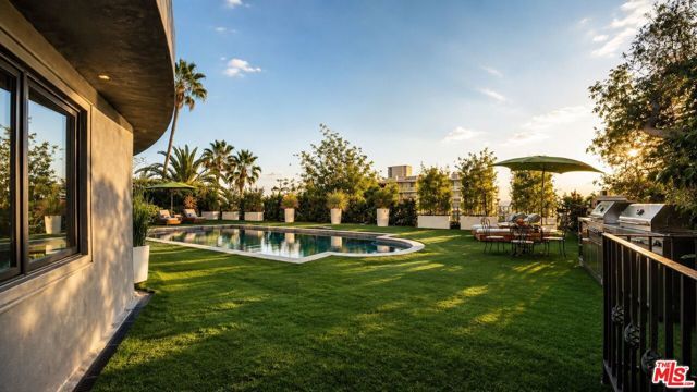 8740 W St Ives Drive, Los Angeles, CA 90069