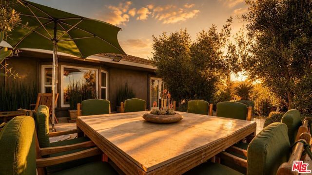 8740 W St Ives Drive, Los Angeles, CA 90069