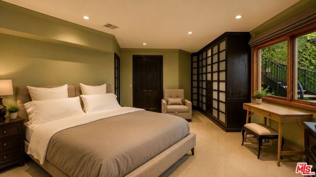 8740 W St Ives Drive, Los Angeles, CA 90069