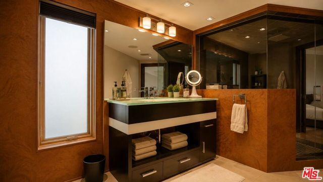 8740 W St Ives Drive, Los Angeles, CA 90069
