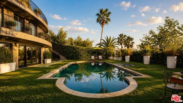 8740 W St Ives Drive, Los Angeles, CA 90069